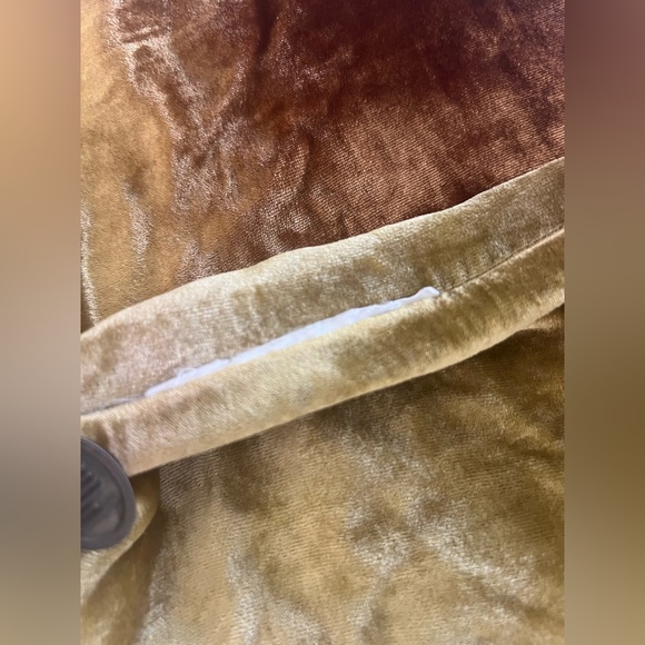 Pier 1 Moss Green Ombre Velvet Set Of Two Matching Throw Pillow Cases 16'x16" - Picture 5 of 7